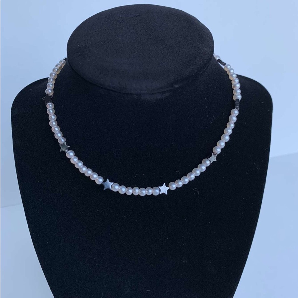 Pearl necklace with stars chocker